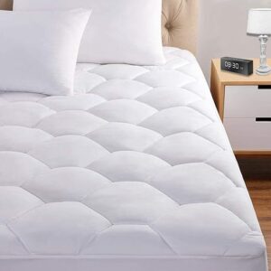 Favorland Ultra Soft Queen Mattress Pad Cover