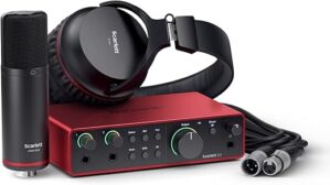 Focusrite Scarlett 2i2 Studio 4th Gen USB Bundle