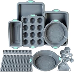 To encounter 8 in 1 Silicone Baking Set