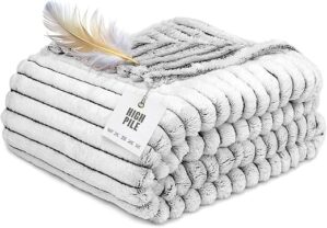 GREEN ORANGE Plush Soft Black And White Throw Blanket (50x60 Inches)