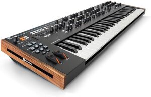 Novation Summit 16-Voice 61-Key Synthesizer